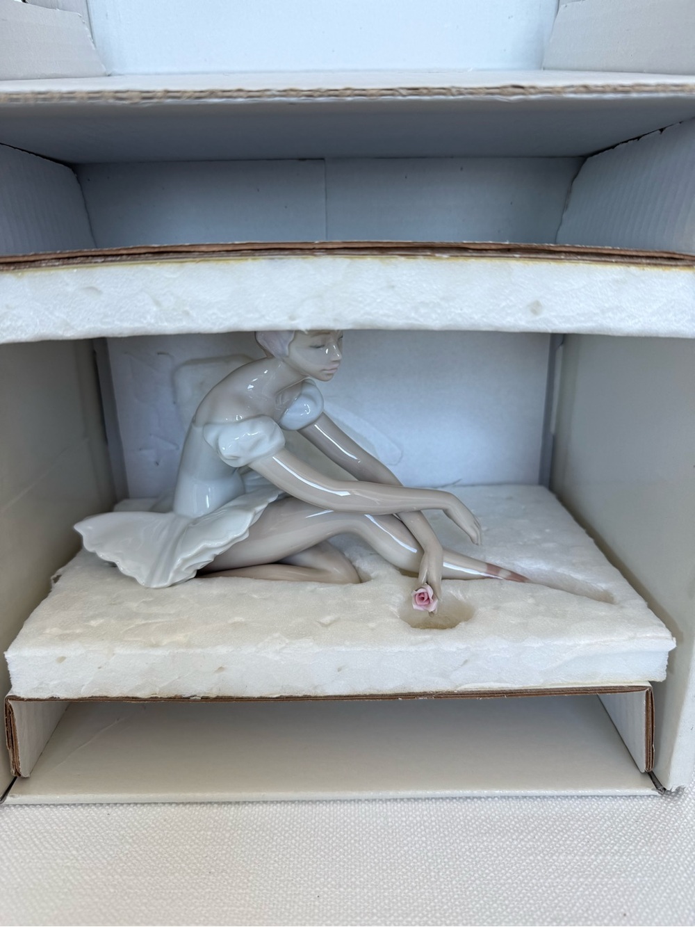 Lladro Rose Ballet Number 5919 Excellent Condition in Original Box - Picture 12 of 15